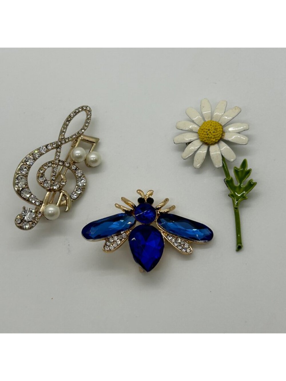 Vintage & Modern Brooch Lot Blue Rhinestone Been Treble Clef Enamel Daisy Pin